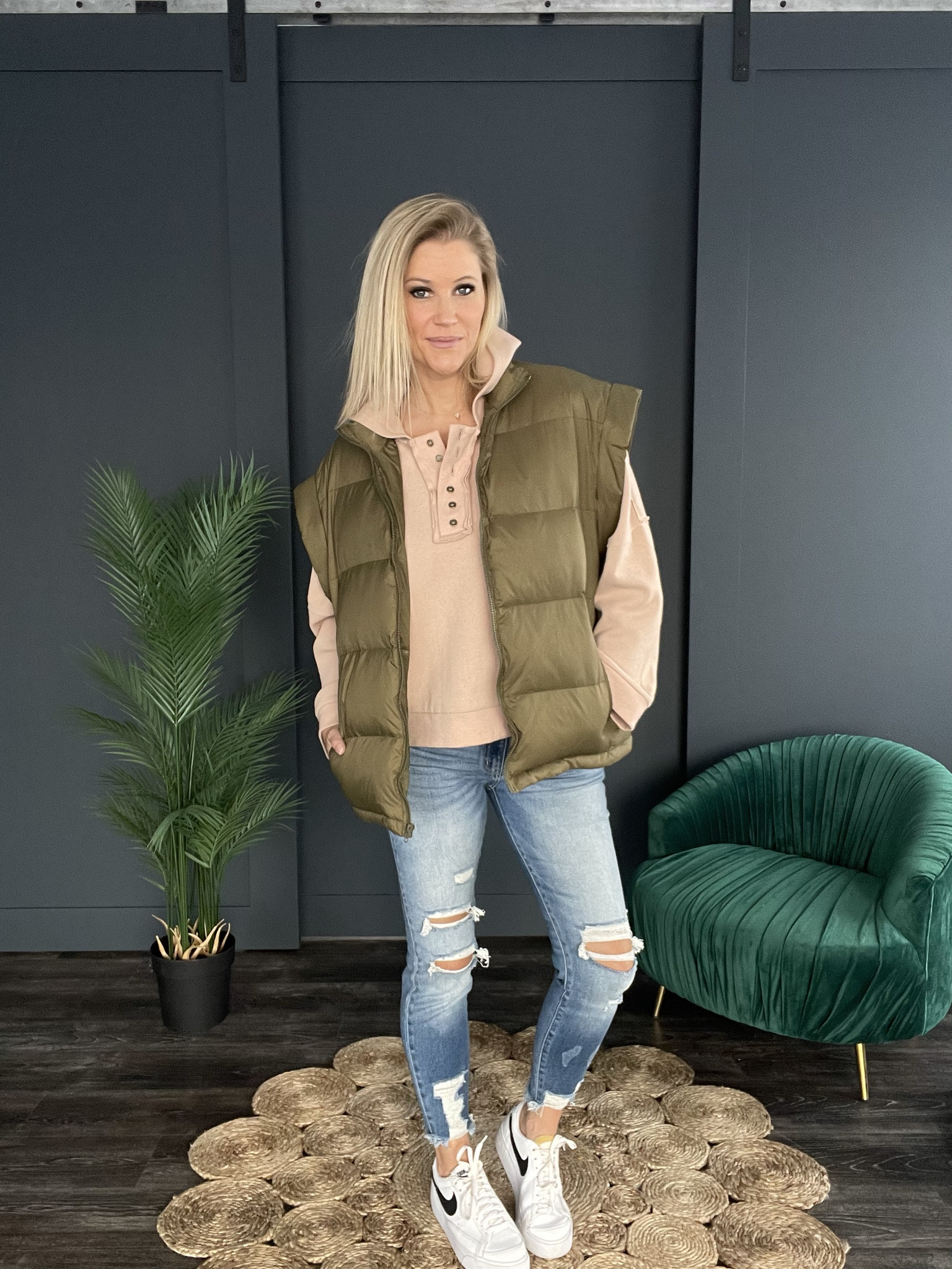 What!? This Puffer coat’s sleeves unzip to convert it into a vest! So brilliant! Nice, soft material, multiple colors & it’s on sale right now!!

#LTKsalealert #LTKSeasonal #LTKMostLoved