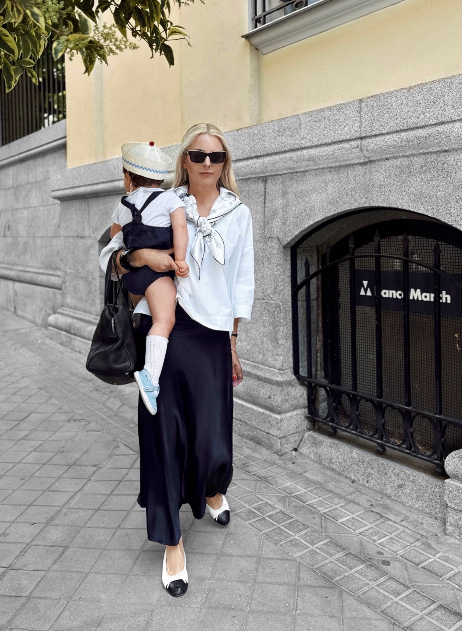 Mi pequeño marinero, el capitán de todas mis aventuras. ⚓🤍

—————————————

My little sailor, the captain of all my adventures ⚓️🤍
.
.
.
.

#LTKbaby #LTKkids #LTKfamily