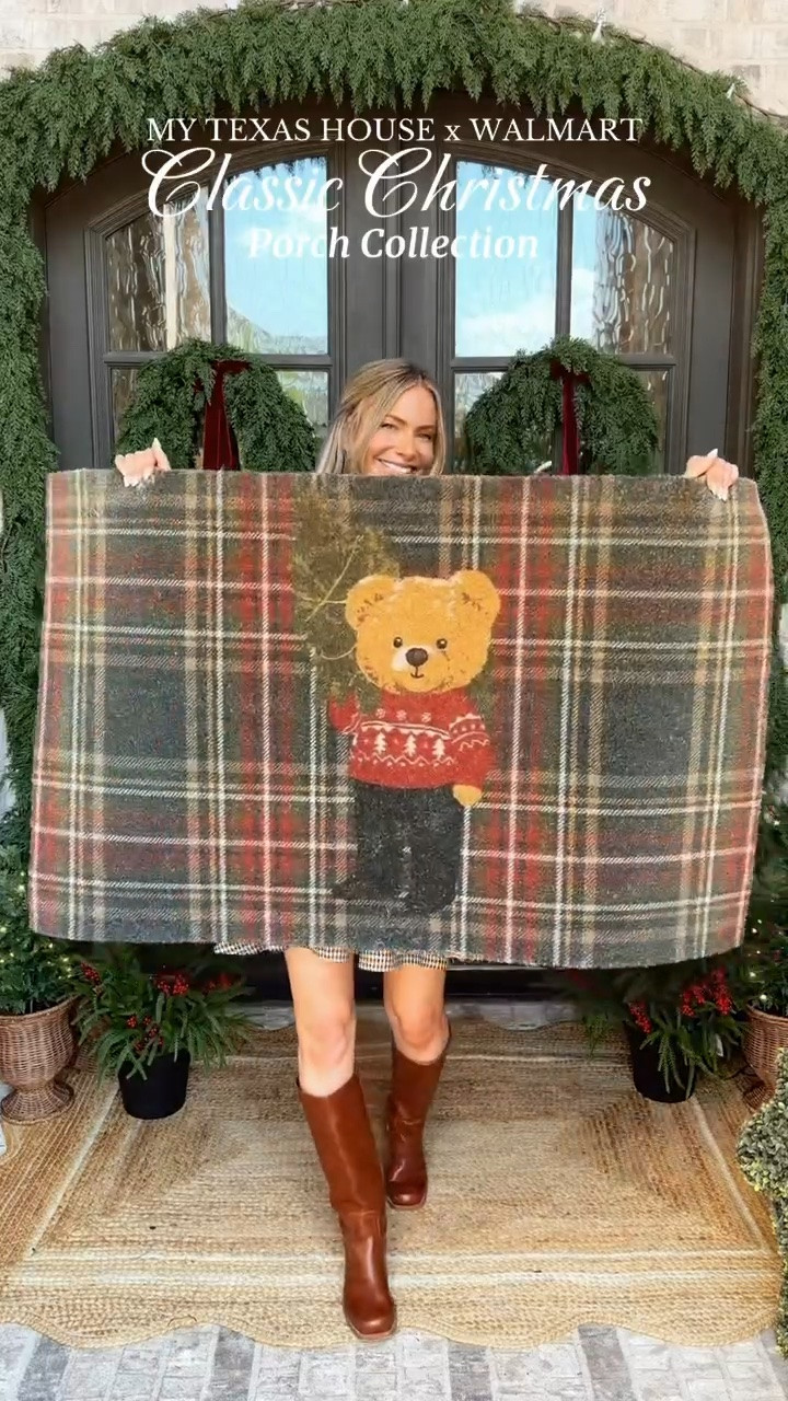 Our holiday porch collection is SO gorg and so classic!! Shop now online and in select Walmart stores!