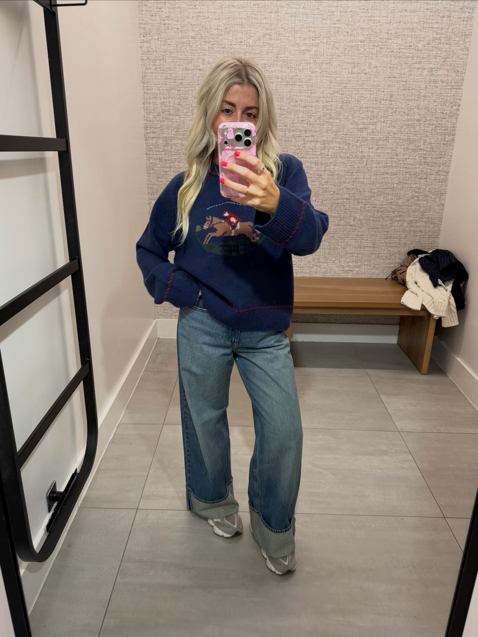@abercrombie fall outfit
Xs sweater 
Wide leg jeans 26
New balance tts