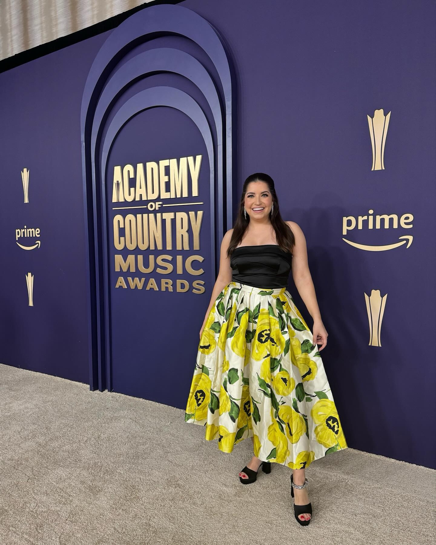 Oh, like you thought there was ANY chance I’d show up to the #ACMAwards in anything but @maenewyork 🫶 (She even made me take these fab Miu Miu shoes from her closet and nearly gave me the shirt off of her own body before I informed her that would be entirely unnecessary 😂)