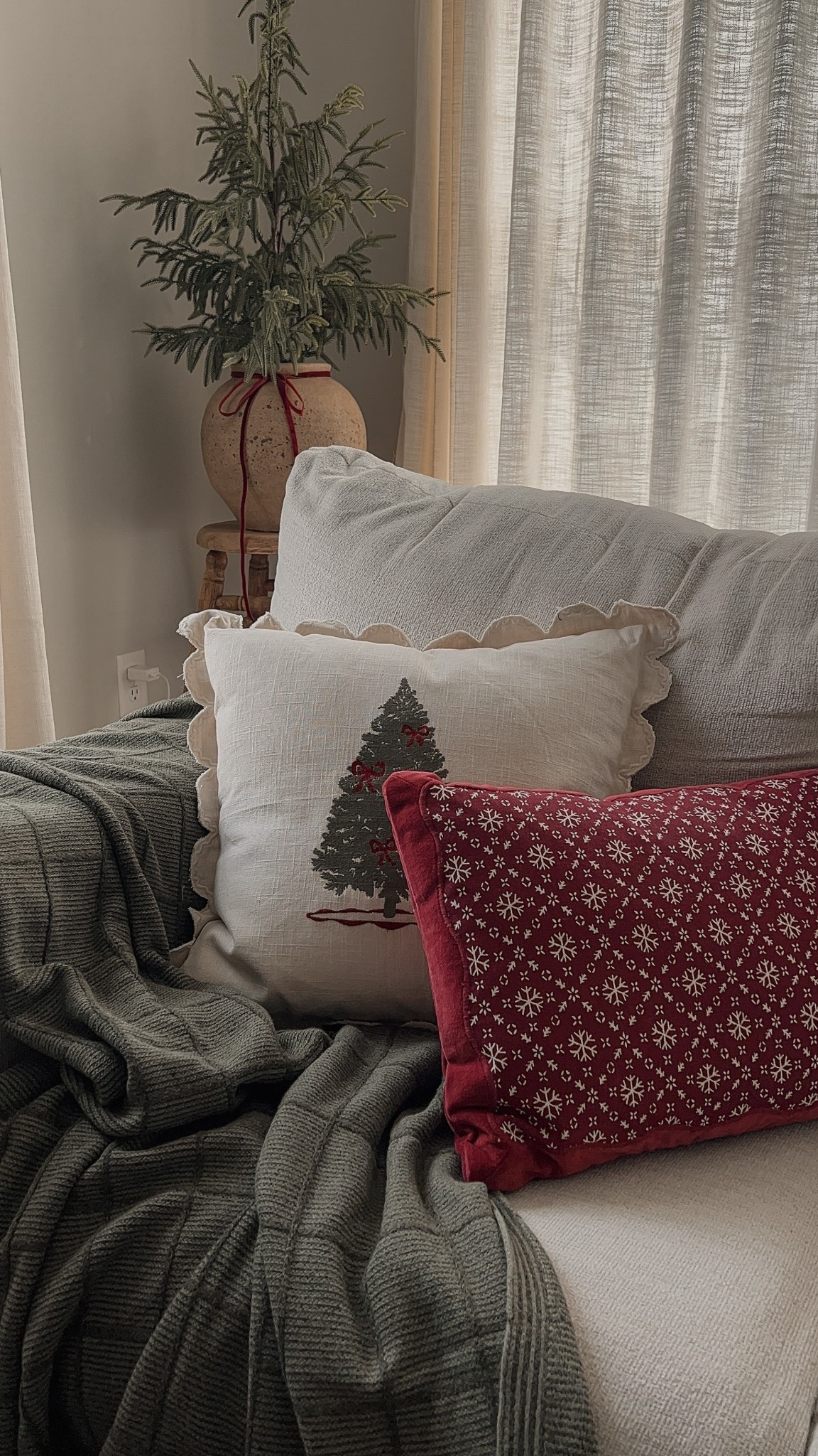 #targetfinds #targetmusthaves #targetchristmas #christmasdecor #neutralaesthetic #targethome #amazonhome #walmarthome #amazonchristmas #walmartchristmas

#LTKHome #LTKSeasonal #LTKHoliday