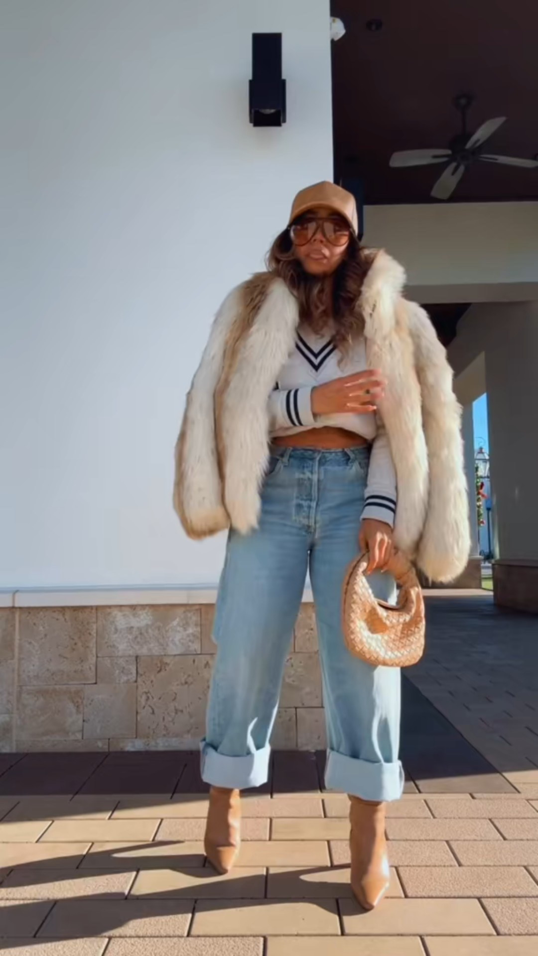 It’s cold out - pulls out faux fur 😂

#LTKStyleTip #LTKootd #LTKMidsize