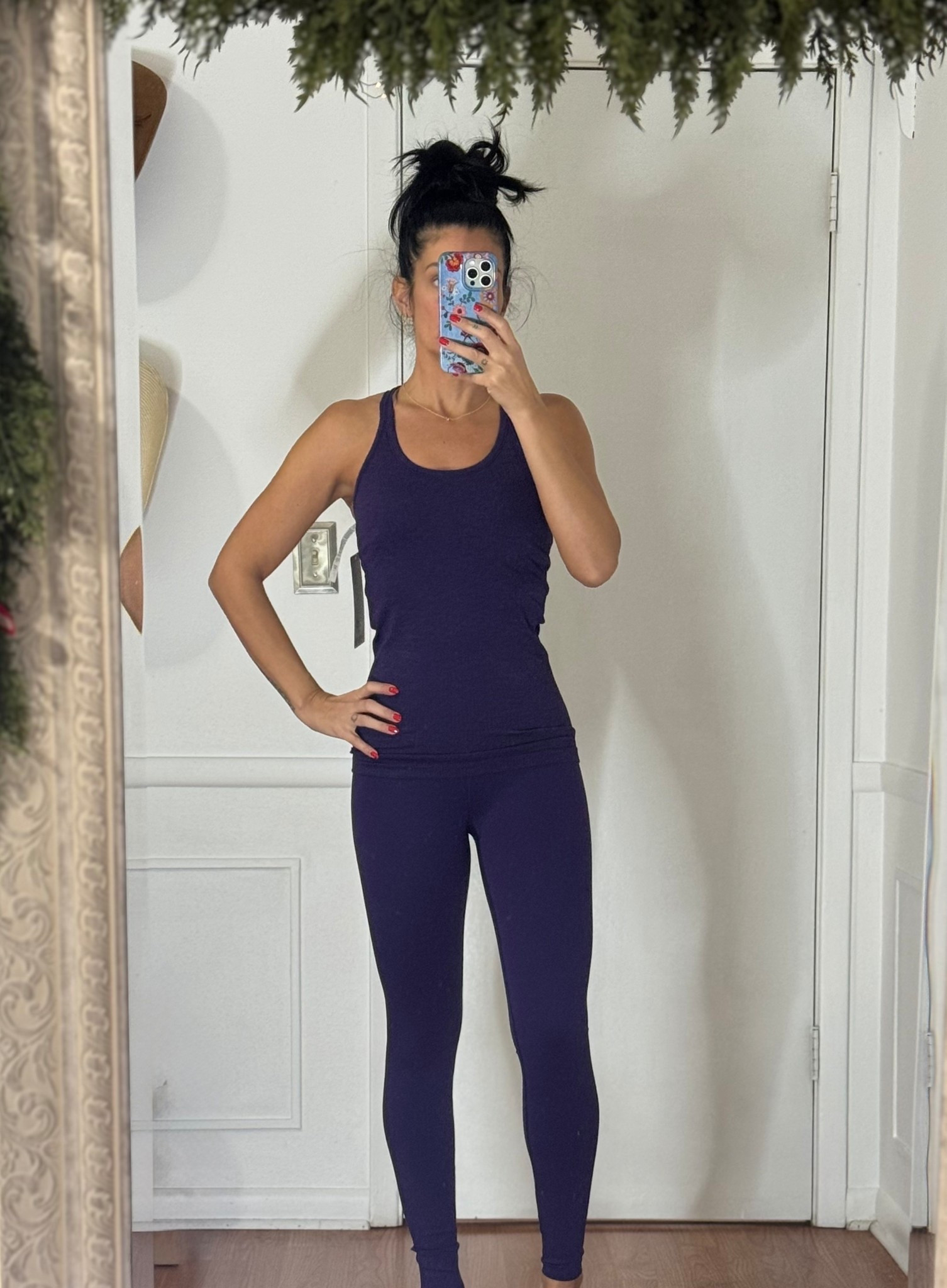 Sz 6 top. Top is really long, i have it folded quite a bit in the pic. 
Sz 4 bottoms. Very high waisted and a struggle to get up but snatches the waist. 
Dark court purplee

#LTKGiftGuide #LTKActive #LTKfitnessgoals
