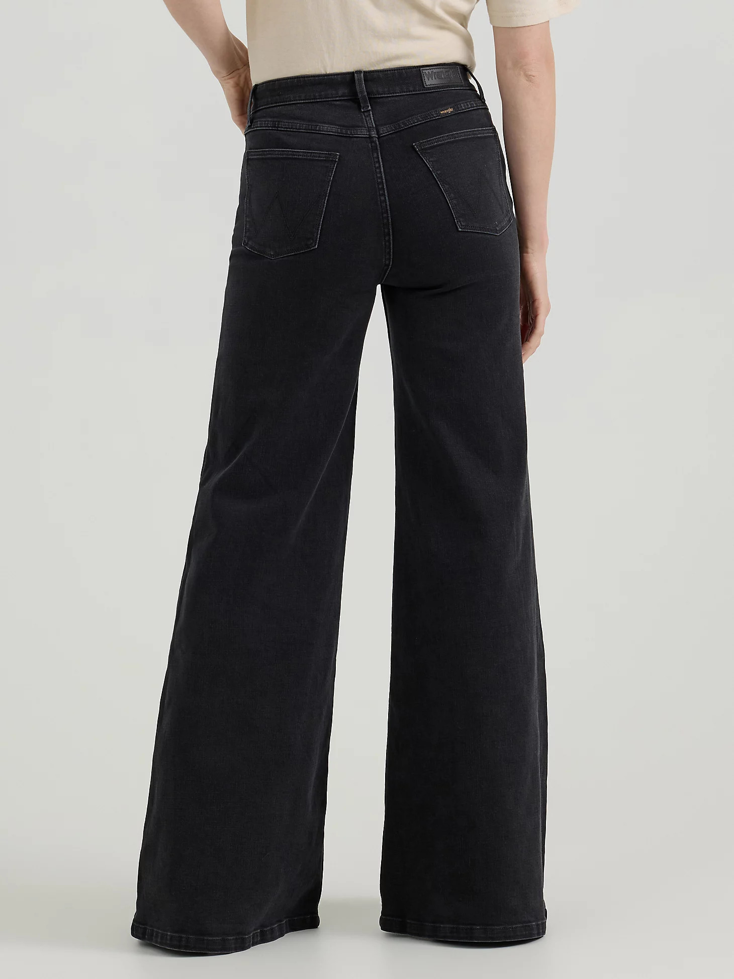 Women's Wide Leg Jean in Carbon | Wrangler