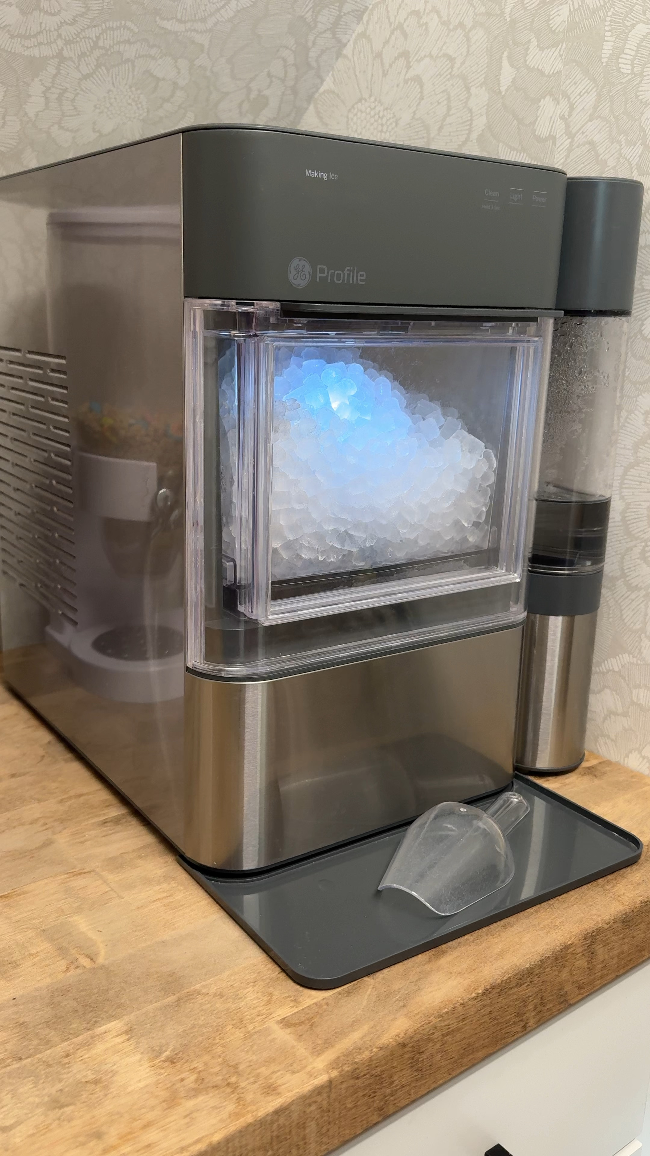 The best ice maker! 

#LTKSeasonal #LTKHome