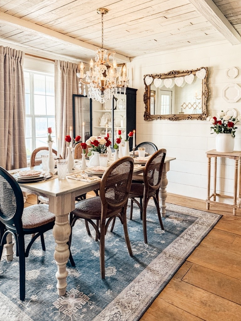 Valentine’s Day Dining Room! ♥️ #diningroom #valentinesday #diningroomdecorating 

#LTKHome #LTKValentine #LTKSeasonal