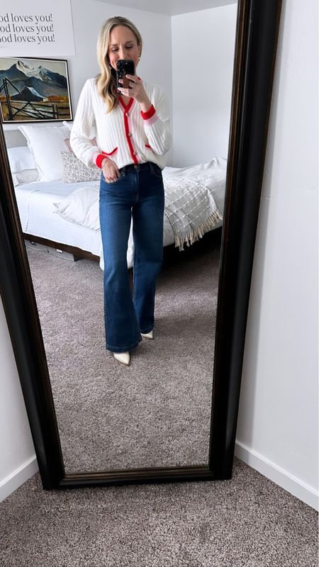 Gap high stride jeans, the cutest cardigan from the Loft and pointed white boots for a perfect Valentine’s Day outfit.

Top: TTS

Pants: Size down at least one size 



#LTKFind #LTKfit #LTKunder100