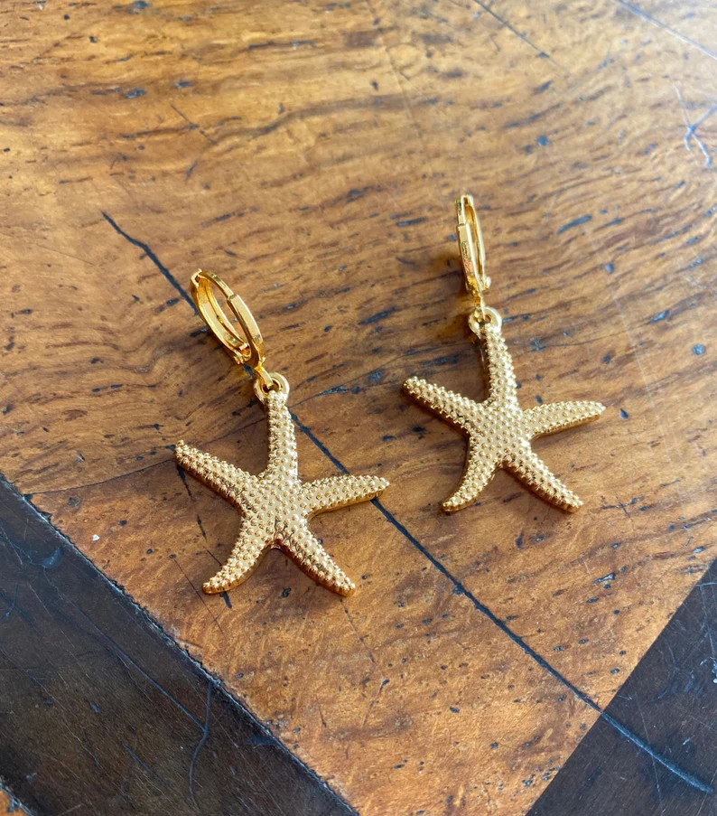 Gold Starfish Huggie Hoop Earrings - Etsy Mexico | Etsy ROW