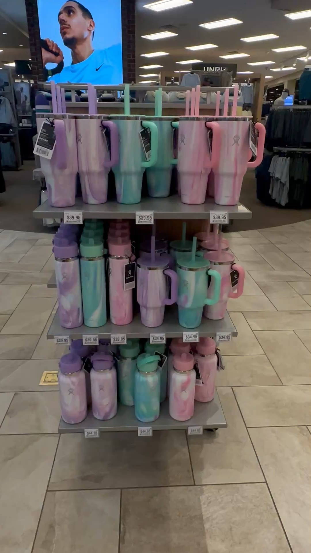 New Hydro flasks! 👏🏻👏🏻

#LTKSeasonal #LTKActive #LTKFindsUnder50