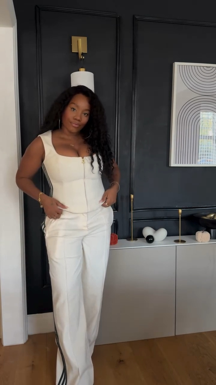 Release me @adidasoriginals or sponsor me 😂 
What’s your fave look 1,2 or 3?

#grwm #adidas