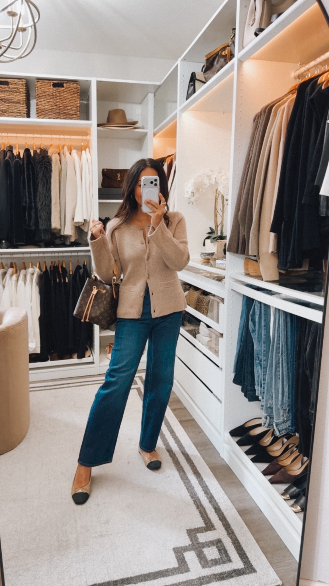 Casual #ootd⭐️ cardigan has the best silhouette- slight cinch super flattering 
Everything TTS 

#LTKOver40 #LTKSeasonal #LTKootd