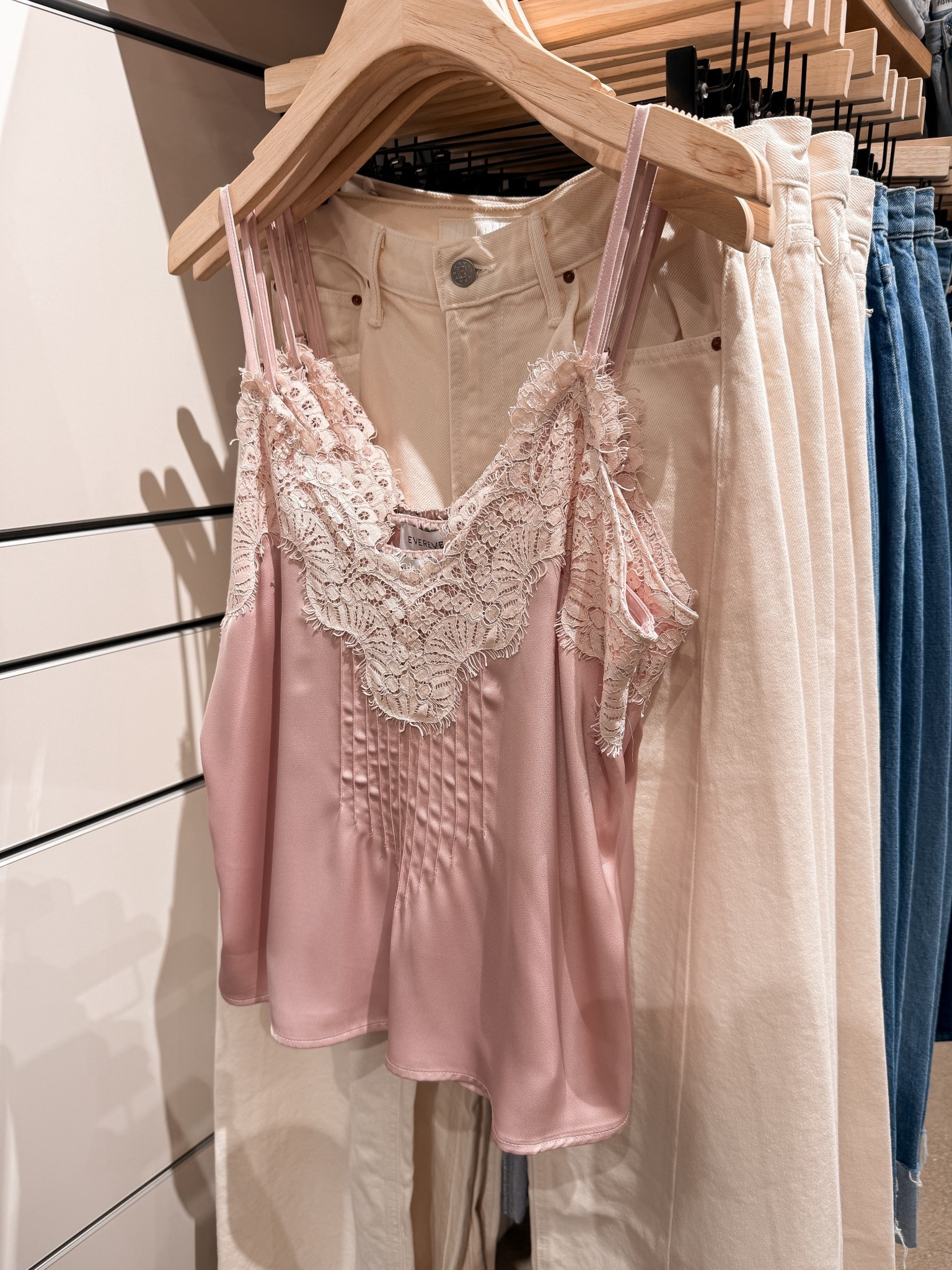 This top just hit the website and it’s already selling out so fast! I grabbed the pink in the XS 💗

#LTKOver40 #LTKootd #LTKPetite