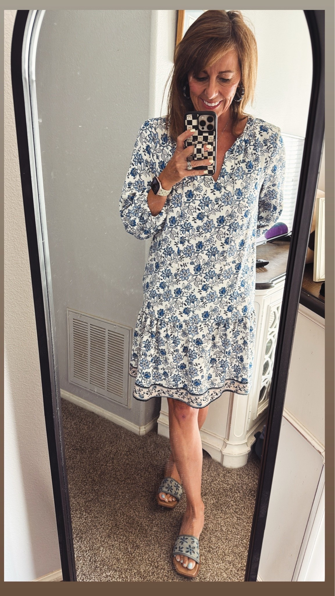 Dresses are similar

#LTKdayinmylife
