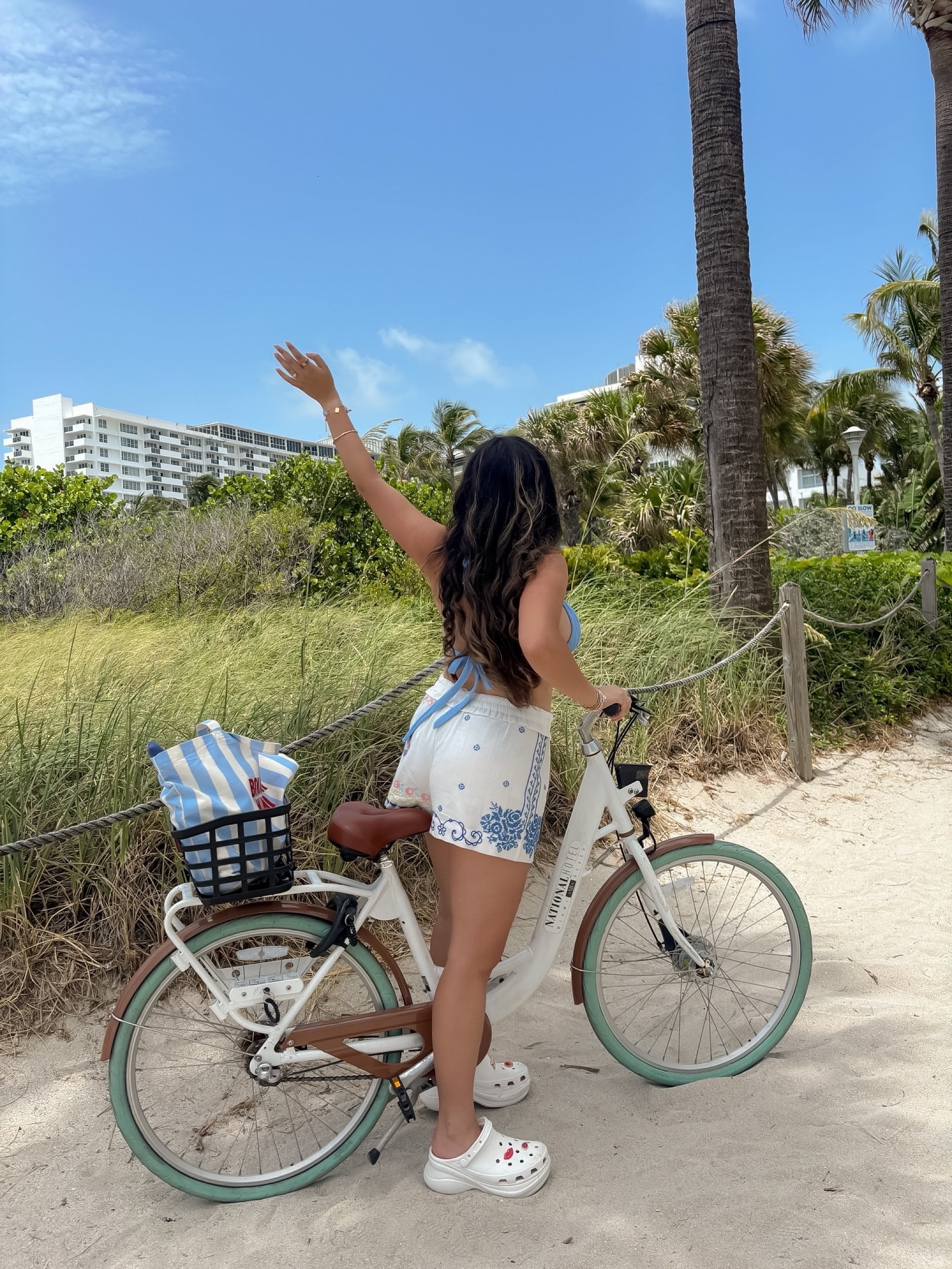 to endless summer memories 🦋🌴🌼🍓💌🌞 miami will always be my home 🧜🏼‍♀️