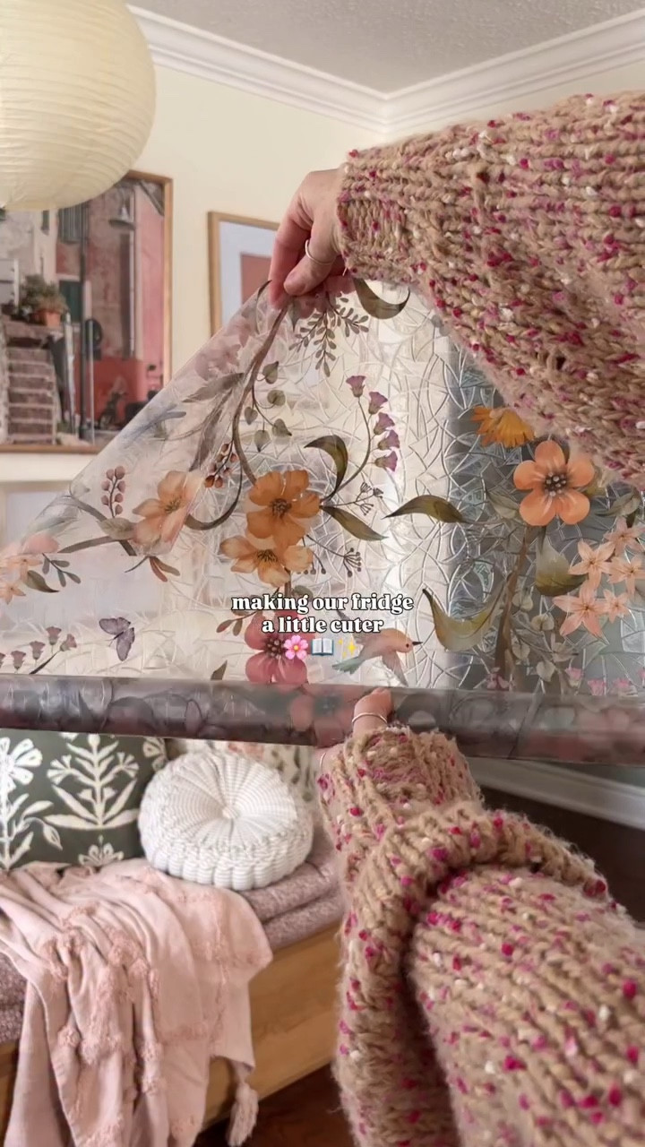 because the fridge deserves to be cute too 🙂‍↕️🌸
 
i actually thought i’d add plants to the shelves, but then i realized it was the perfect spot for some of the pretty recipe books i’ve had tucked away for too long… and i honestly love it even more than the plant idea 🥹
 
#kitchenideas #kitchendecor #homedecorideas #cozyhome #homestyle

#LTKHome