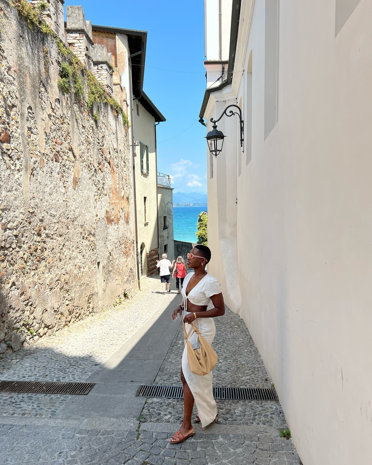 La Dolce Vita 🇮🇹♥️

Set @meshki 
Bag @mango 
Sunnies @lorvae 
Sandals @zara