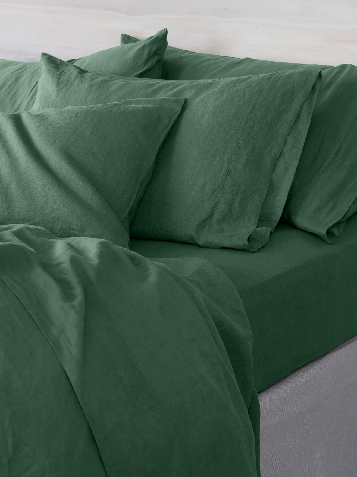 Elm Green Linen Blend Fitted Sheet | Piglet