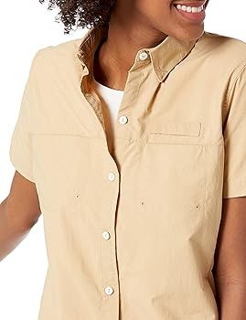 Amazon Essentials Women's Short-Sleeve Classic Fit Outdoor Shirt with Chest Pockets | Amazon (US)