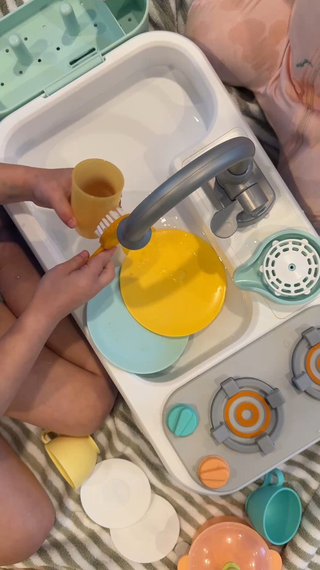 This kitchen sink play set is sooo cute! Would make an amazing gift for a toddler!

#LTKGiftGuide #LTKmomlife #LTKKids