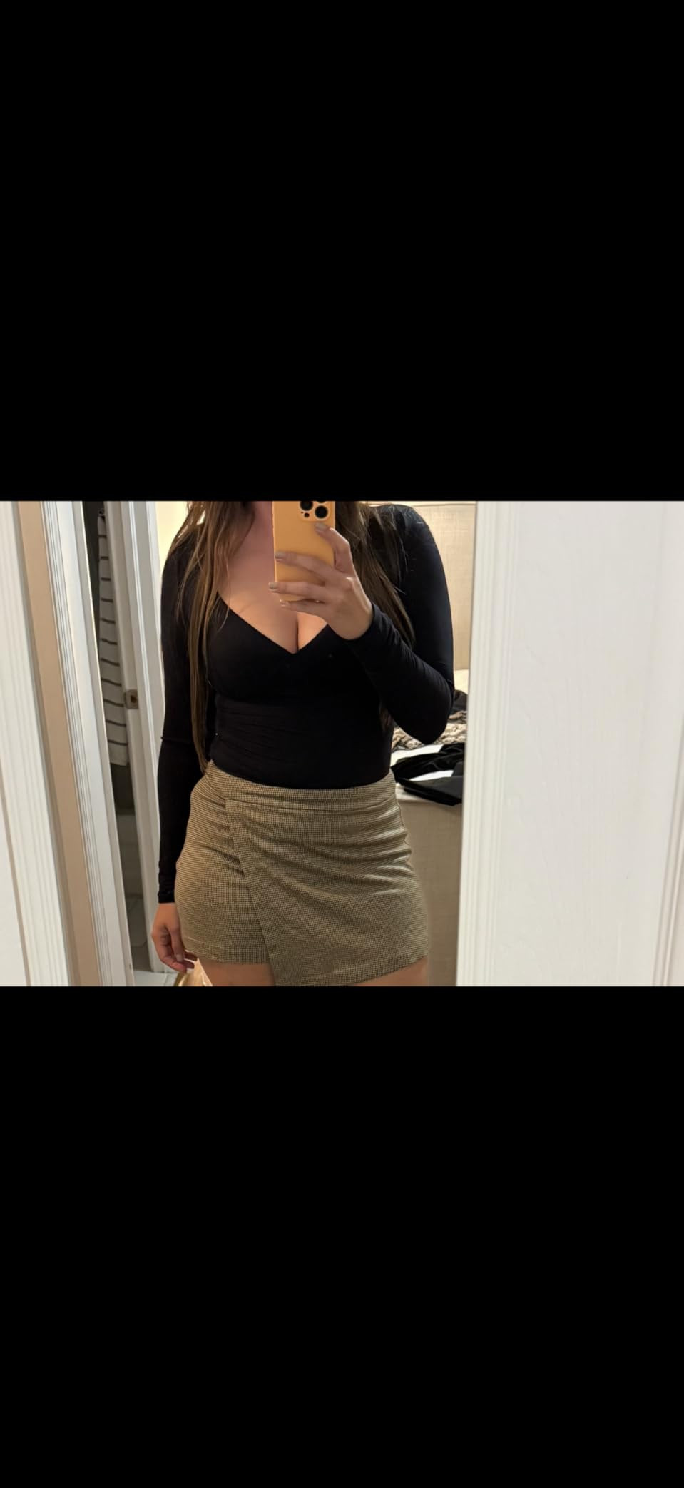 QINSEN Women's Long Sleeve V Neck T Shirts Double Lined Crop Top Seamed Cup Going Out Tops | Amazon (US)