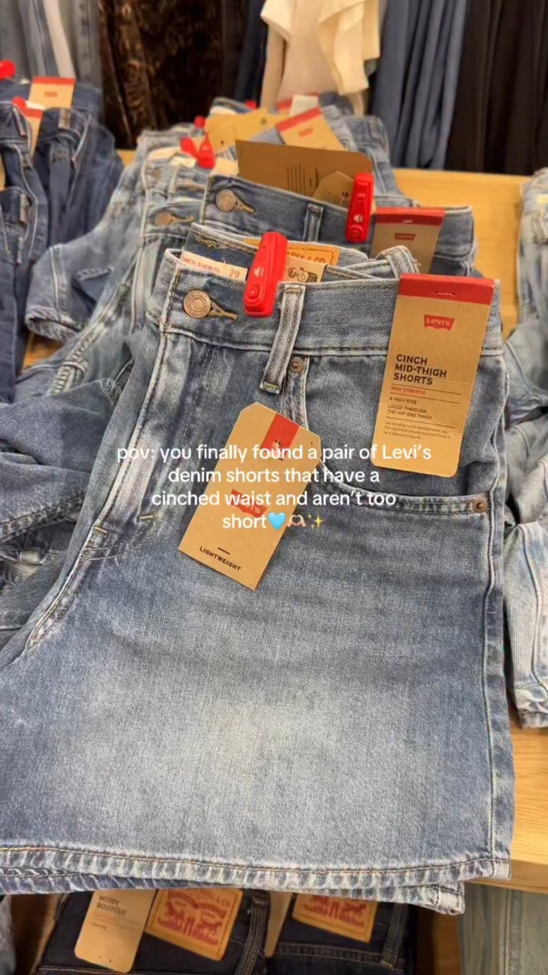 on sale right now for 40% off!!! comment SHORTS for 🔗 @levis #denimshorts #jeanshorts #tryon #amazonbigspringsale #summeroutfits Levi’s Womens Cinch Mid-Thigh Short