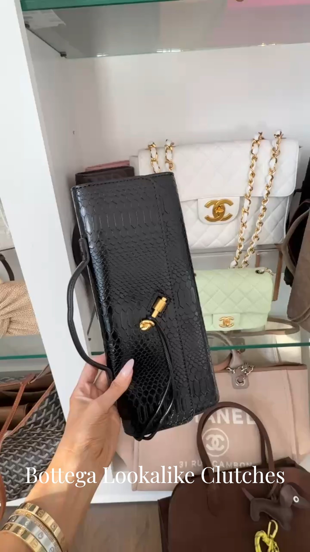 The best Amazon clutches that look identical to the Bottega Long Andiamo Clutch Bag! 

Amazon finds, Amazon Fashion, Bottega Lookalike clutch, Save or Splurge, Designer Clutches, Emily Ann Gemma

#LTKootd #LTKSeasonal #LTKSaleAlert