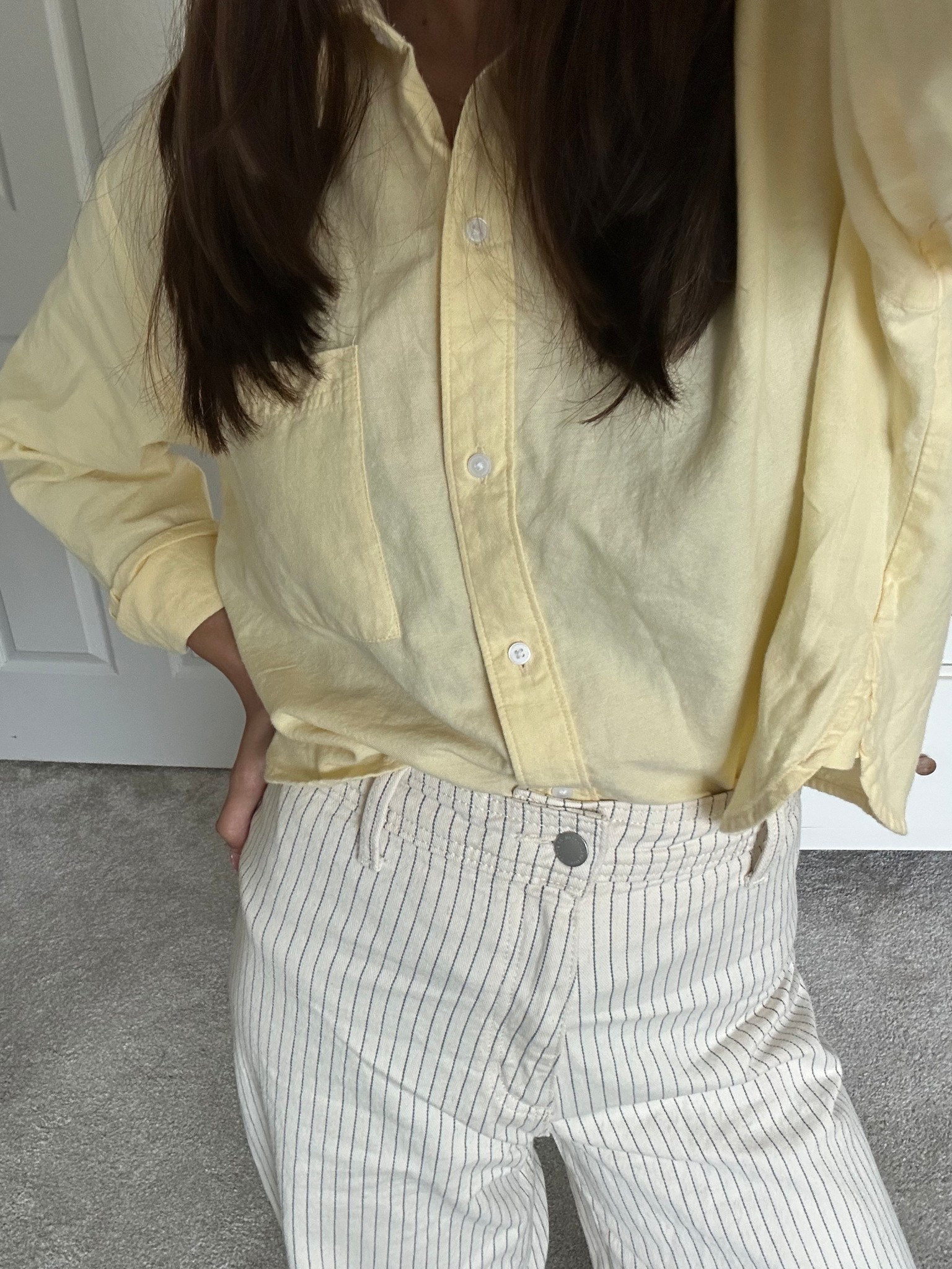 Transitioning to fall but with color 💛
Small in top! TTS and wearing 6R in pants! 5’3 125 pounds 