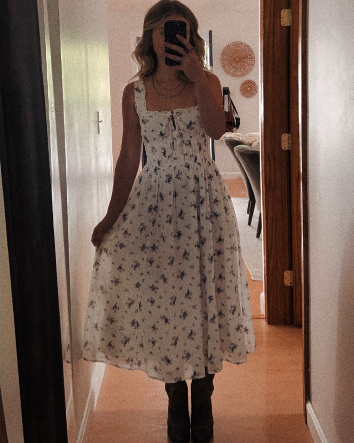 cottagecore western prairie vintage corset dream? 

- boots are available @ outlawedthrifts on I G ✨