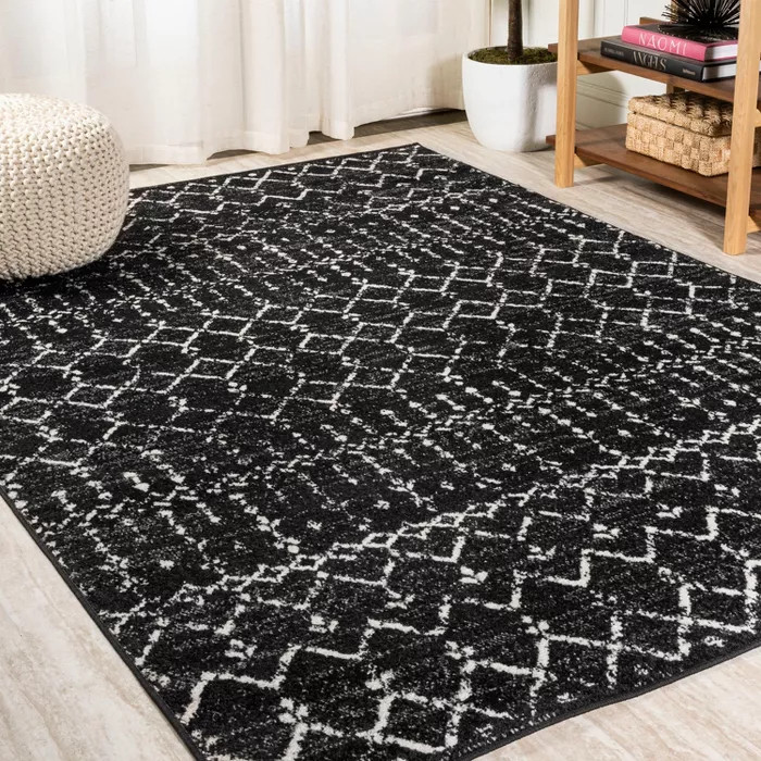 8'x10' Rectangle Loomed Trellis Area Rug Black - JONATHAN  Y | Target