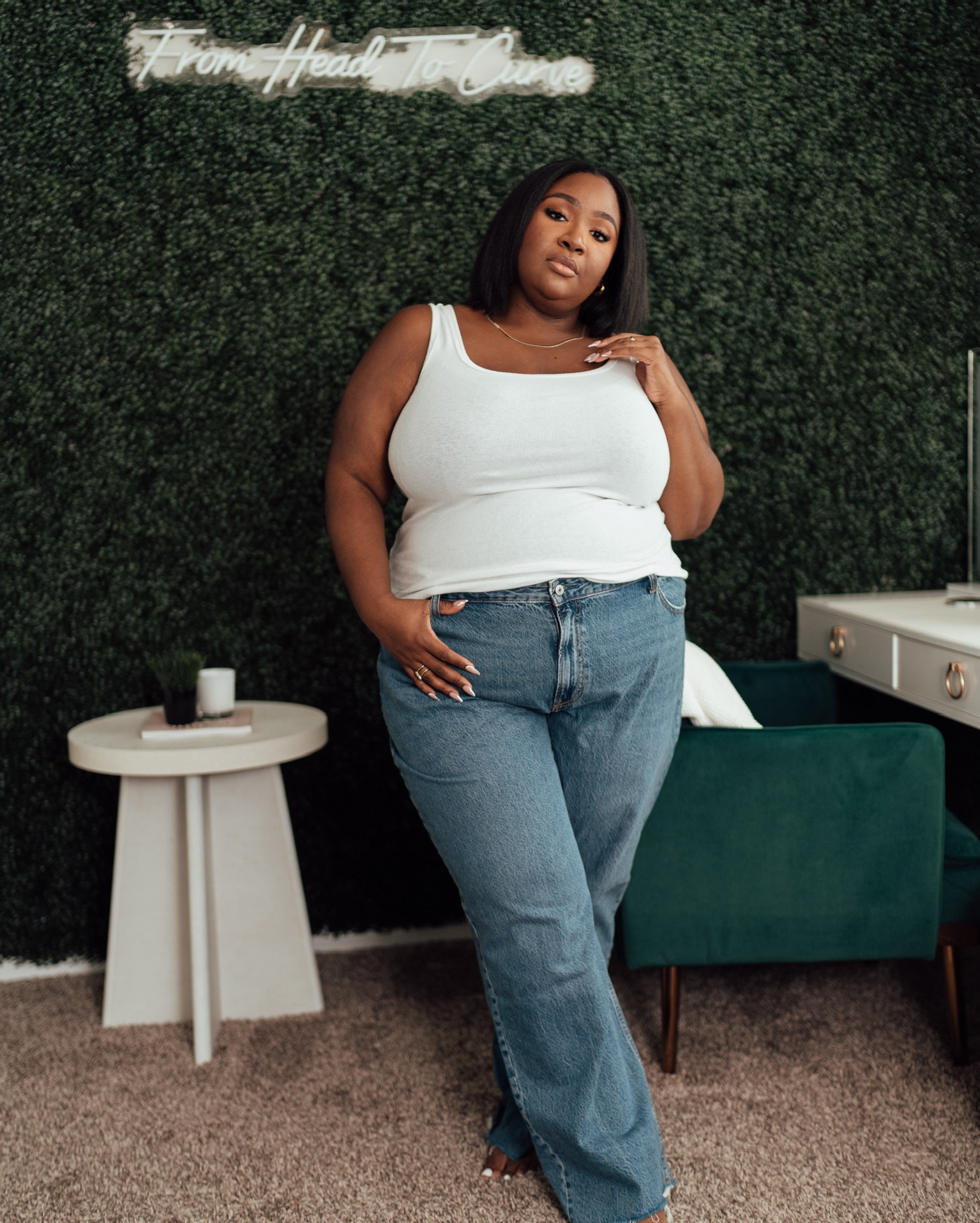 Minimal, classic plus size style.

T-shirt and jeans. Denim. White tee. Plus size style. Work from home. Casual style. Closet staples. Basics. Capsule wardrobe. 

#LTKStyleTip #LTKPlusSize