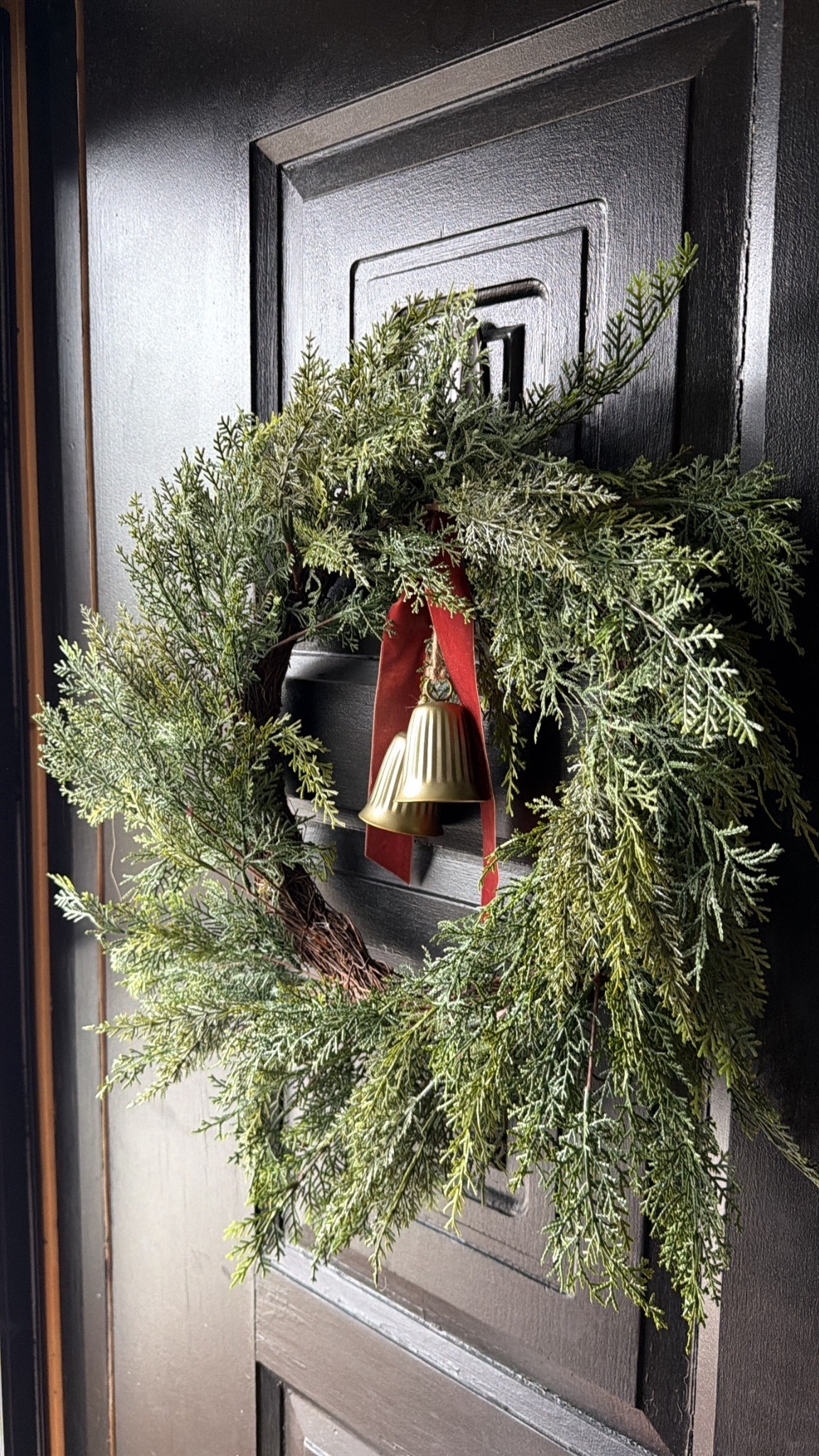 Love this Christmas wreath from Target! 

Holiday wreath,  Christmas wreath