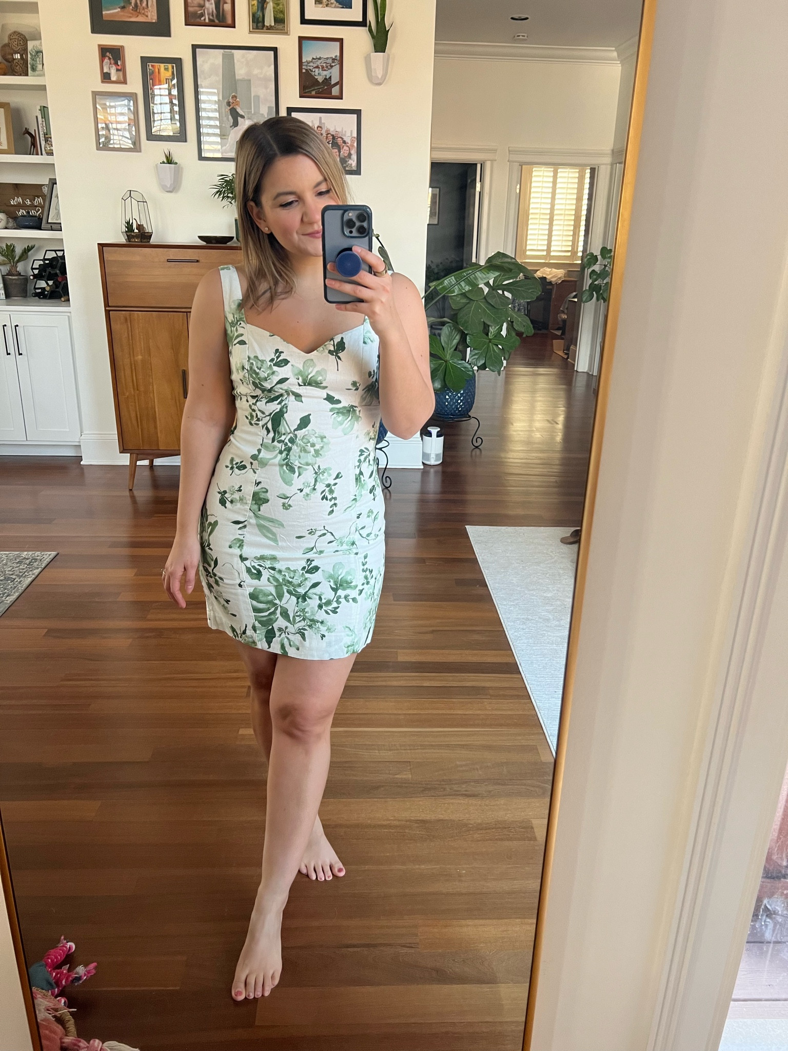 25% off Abercrombie!
This linen dress comes in a few colors but this print is so pretty! Got it in a regular size small instead of petite for extra length. 

#LTKSale #LTKunder100 #LTKSeasonal