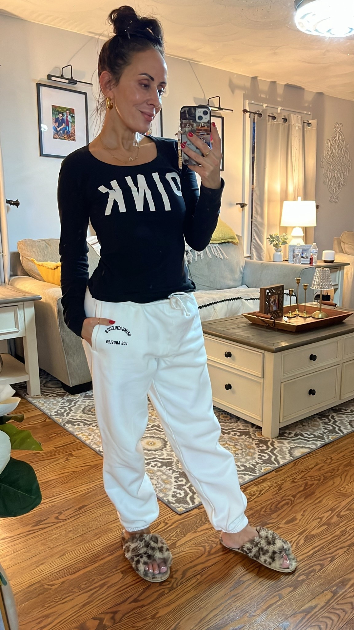 Skims is having a good sale which doesn’t happen often. Y’all already know that almost all my sweats are from there 

#LTKOver40 #LTKootd #LTKmomlife