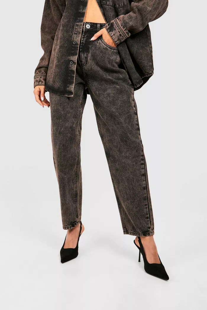 Dirty Wash High Rise Mom Jeans | boohoo (US & Canada)