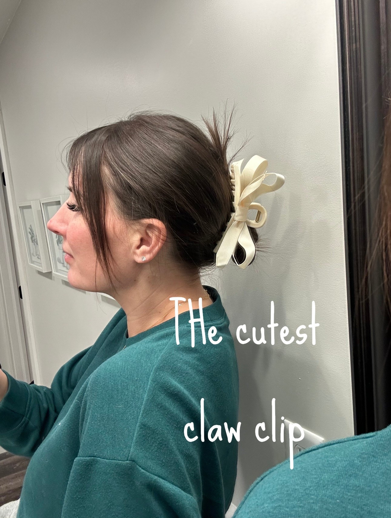 Claw clip with bows? Yes please! 

#LTKSeasonal #LTKFindsUnder50 #LTKBeauty
