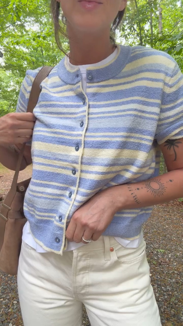 This short sleeve knit is perfection 

@525america #luxuryknitwear #525brandday