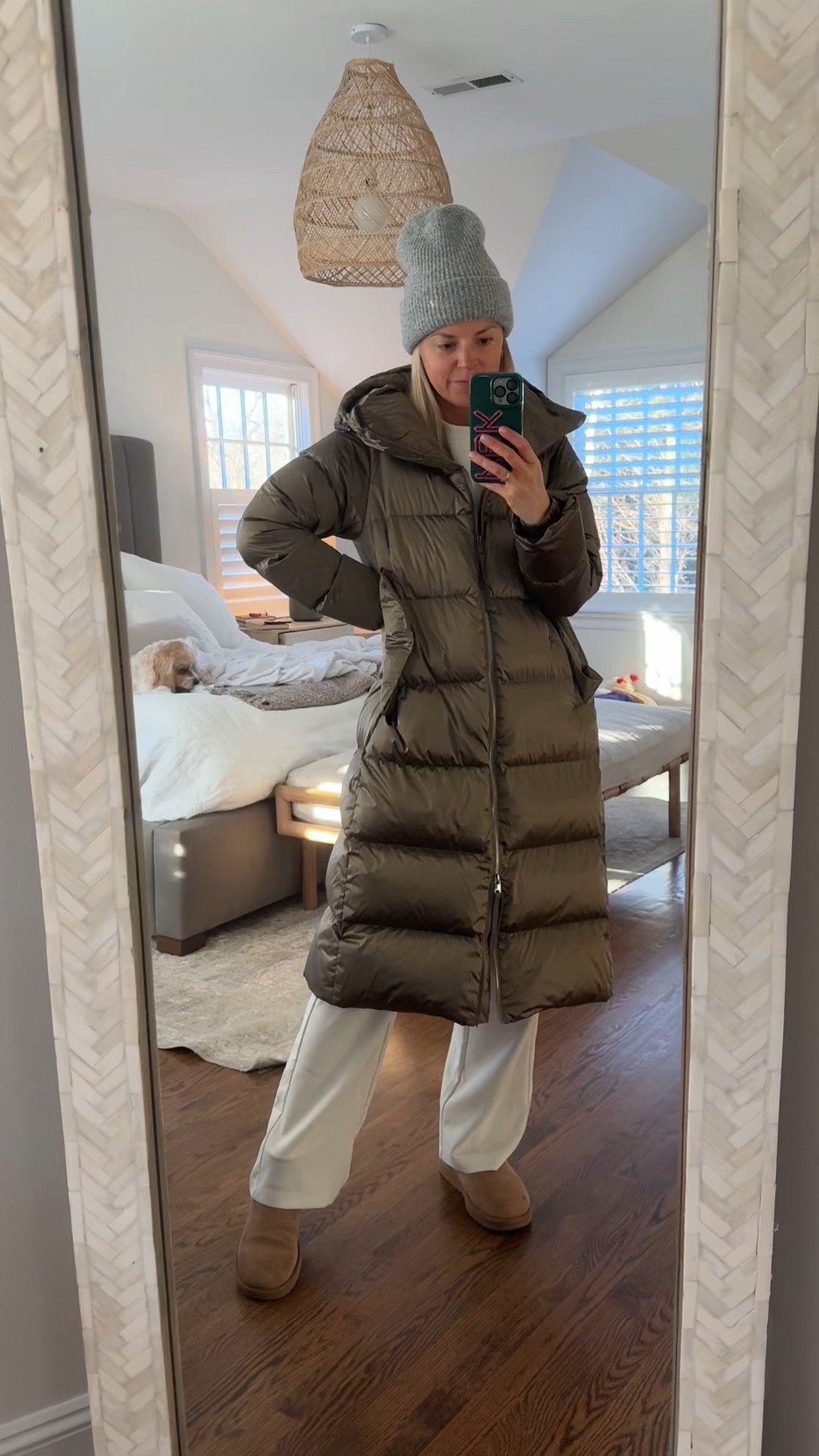 school drop off in 15° 🥶
-XS puffer 
-small sweatshirt & pants 

#LTKmomlife #LTKSeasonal #LTKmorningroutine