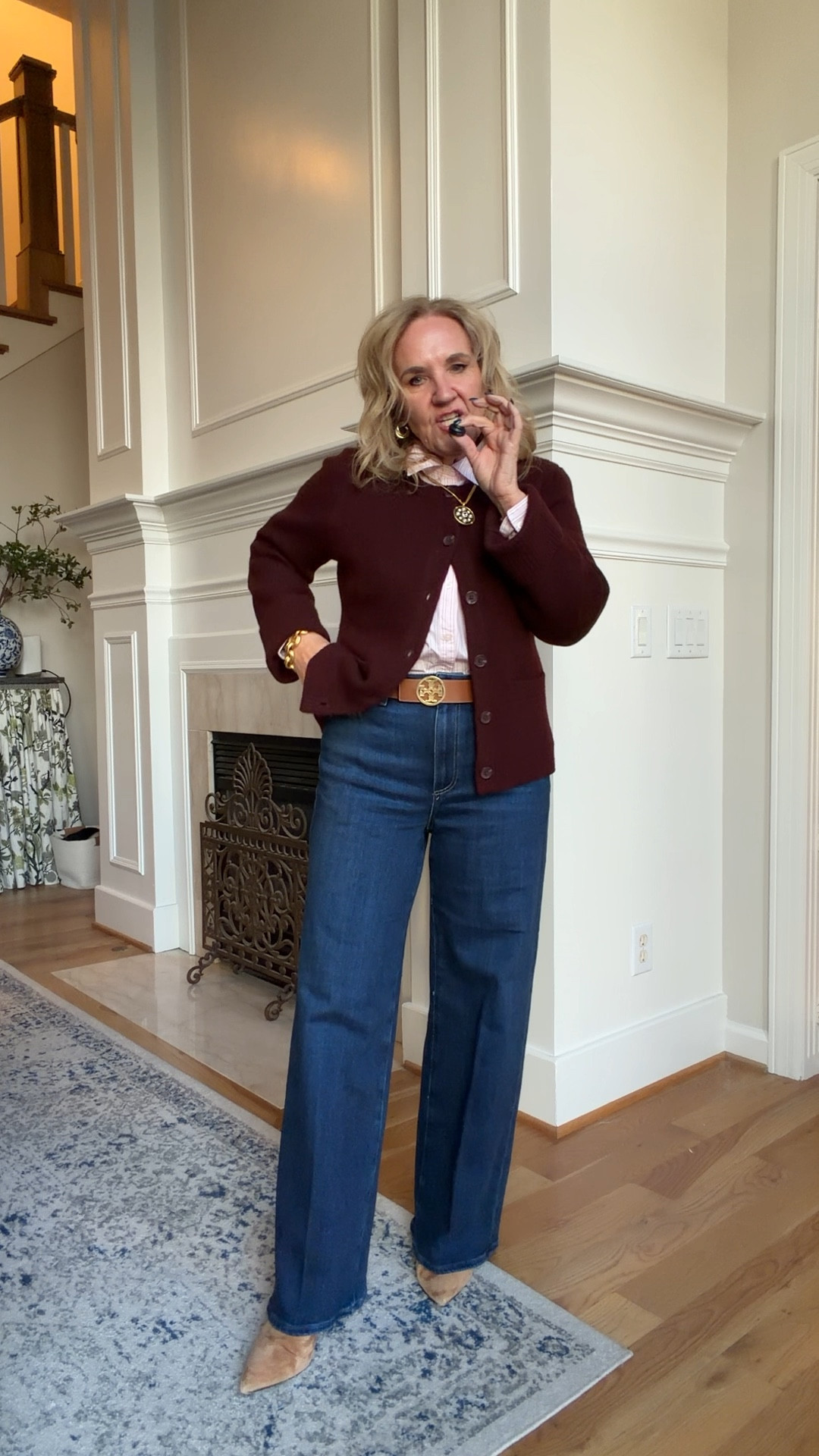 Quince cardigan is their heaviest cashmere, almost like a jacket size medium
Premium denim this is my favorite classic silhouette. I wear a 29.
Striped blouse with a really pretty pale pink color size medium it’s pretty oversized
Jul vos jewelry