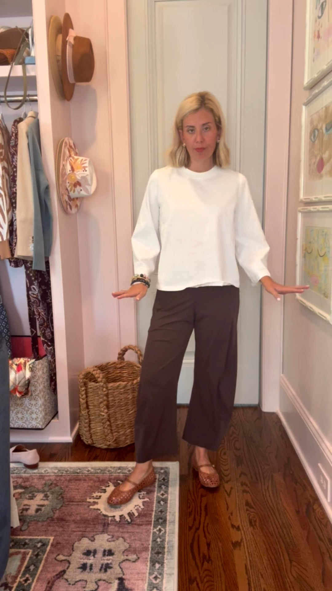 The hype is real and I get it with the Ruti pants! I will be living in these pants! ￼

Top - xs
Pants - 4P
Mary Jane’s - 7.5 (1/2 size down) 

Code Catherine20 at Allie + Bess