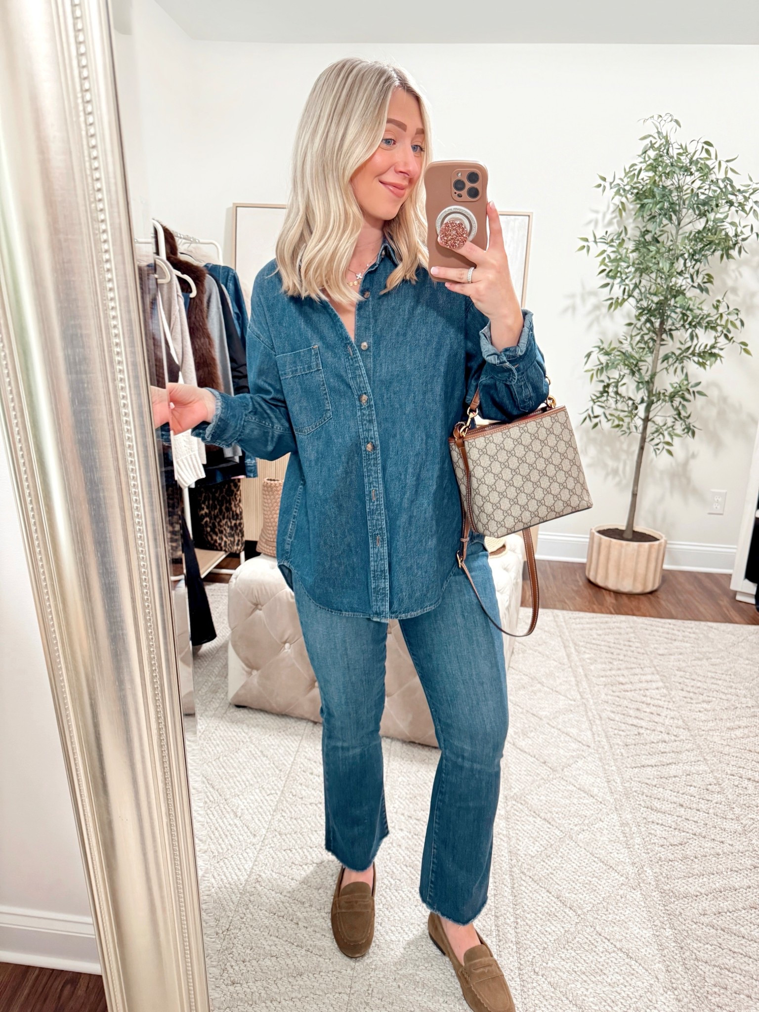 When in doubt, denim on denim is always a safe choice!👖🫶🏻 Escaped for lunch today before we’re possibly stuck inside the next few days! 🙃 Wore my favorite jeans and denim top! Size down in both! Sharing it on in stories and you can shop via the 🔗 in my bio!


Denim top Dark Blue: 
Bleu In The Dark
Jeans size down 1 size if between sizes 

Denim on denim, casual outfits, spring outfits, Aritzia denim top, petite outfits 

#LTKPetite #LTKgrwm #LTKootd