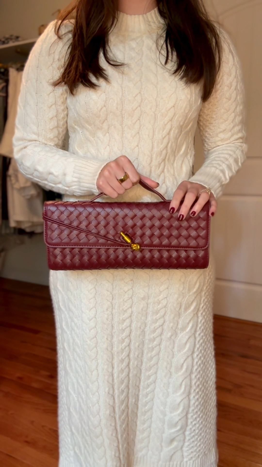 Handbags for fall
Clutch for fall & fall wedding guest 
Envelope clutch 
And it’s under $59! Some under $50 and amazing quality 😍

#LTKFindsUnder50 #LTKWedding #LTKSeasonal