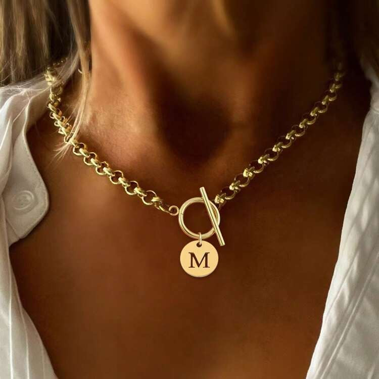Initial necklace  | SHEIN