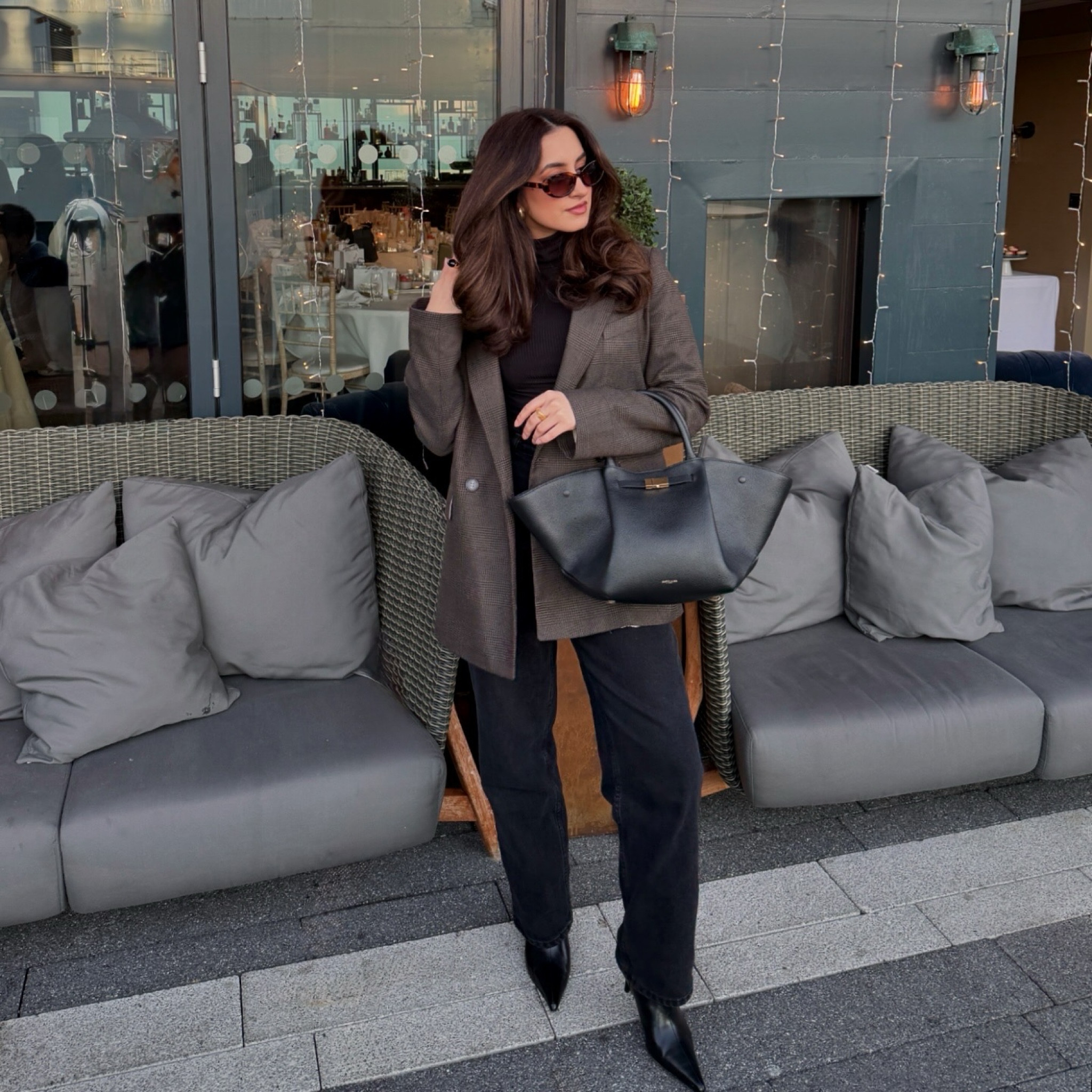 Loving the black and brown combo 🤎 



#LTKwinter #LTKeurope #LTKbag