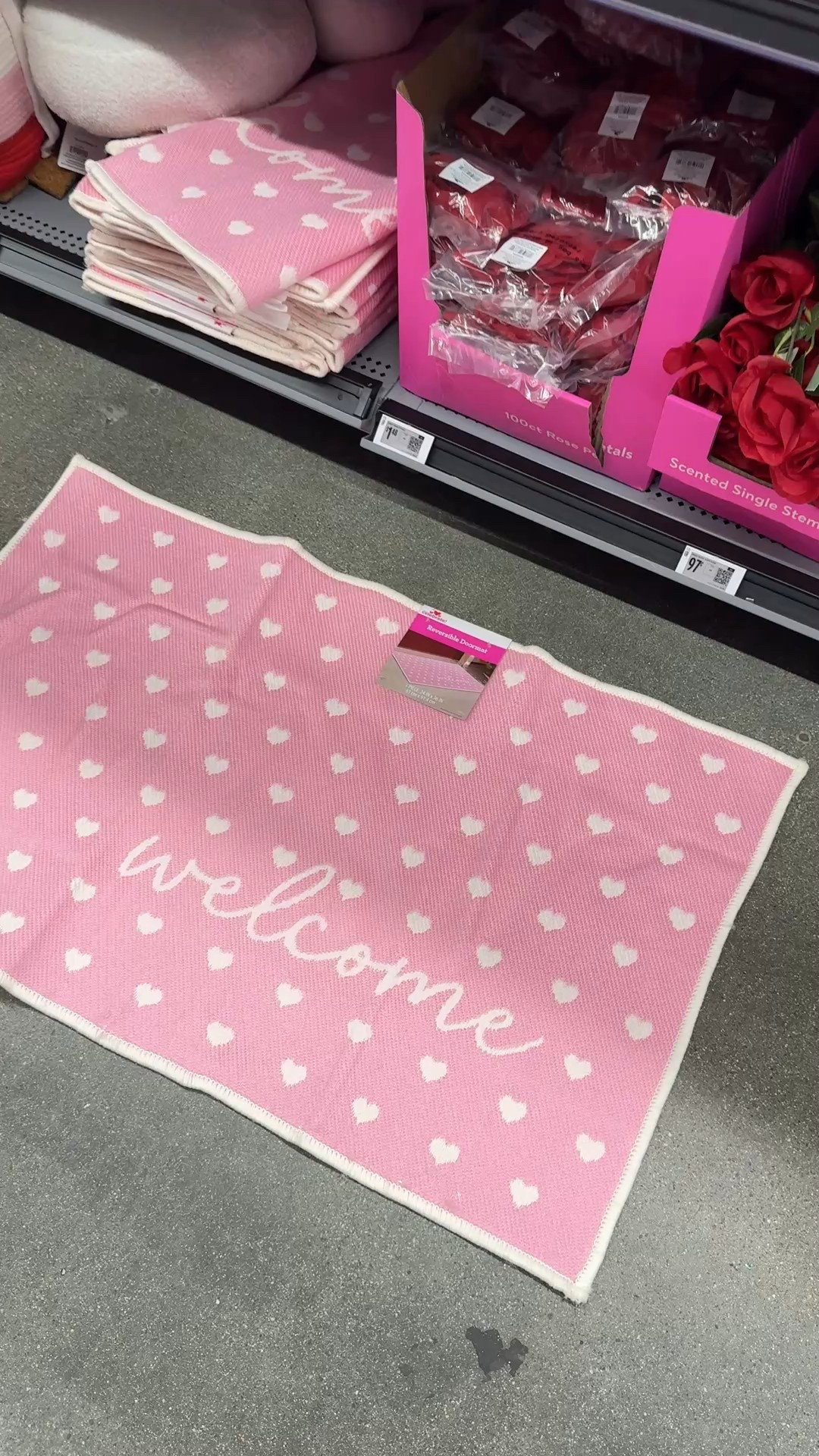 Reversible Valentines Day doormat from Walmart
•
•
Walmart Valentine's Day decor Valentine's Day home decor viral doormat budget funds Valentine's Day decor under $20 

#LTKFindsUnder50 #LTKSeasonal #LTKHome