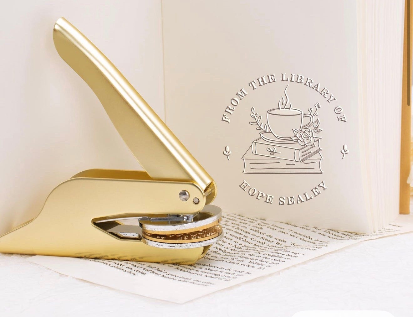 Gifts for book lovers, stocking stuffers, book, lover gift, gifts for mother-in-law, gifts for readers 

#LTKSeasonal #LTKHoliday #LTKGiftGuide