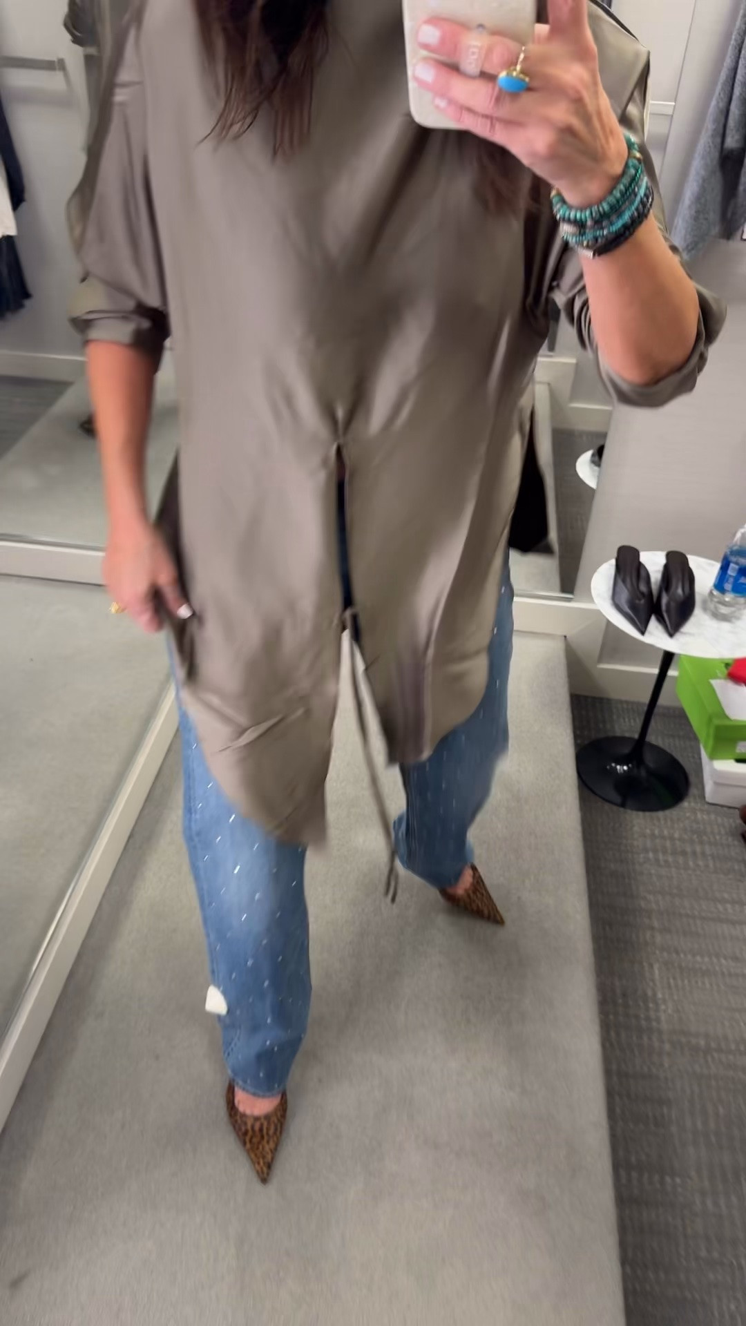 Guys don’t wait on this under $150 blouse! It’s amazing and after a good steaming, will look like you paid 3x more! ❤️ wearing small and 28(my reg size in jeans)

Dressy top with jeans