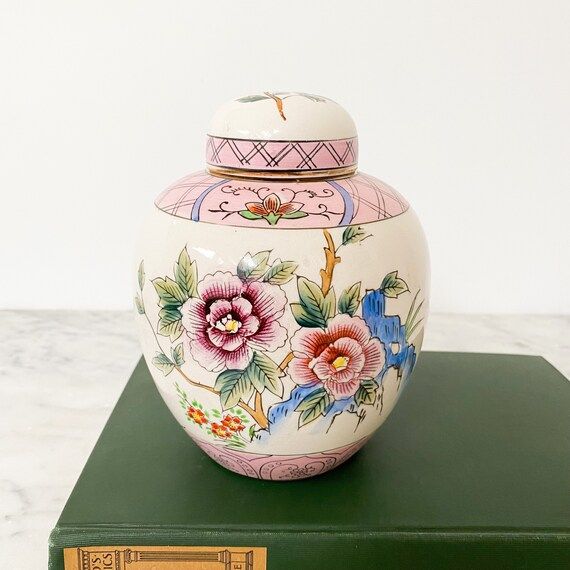 Pink and White Floral Ginger Jar. Vintage Asian Ginger Jar. | Etsy | Etsy (US)