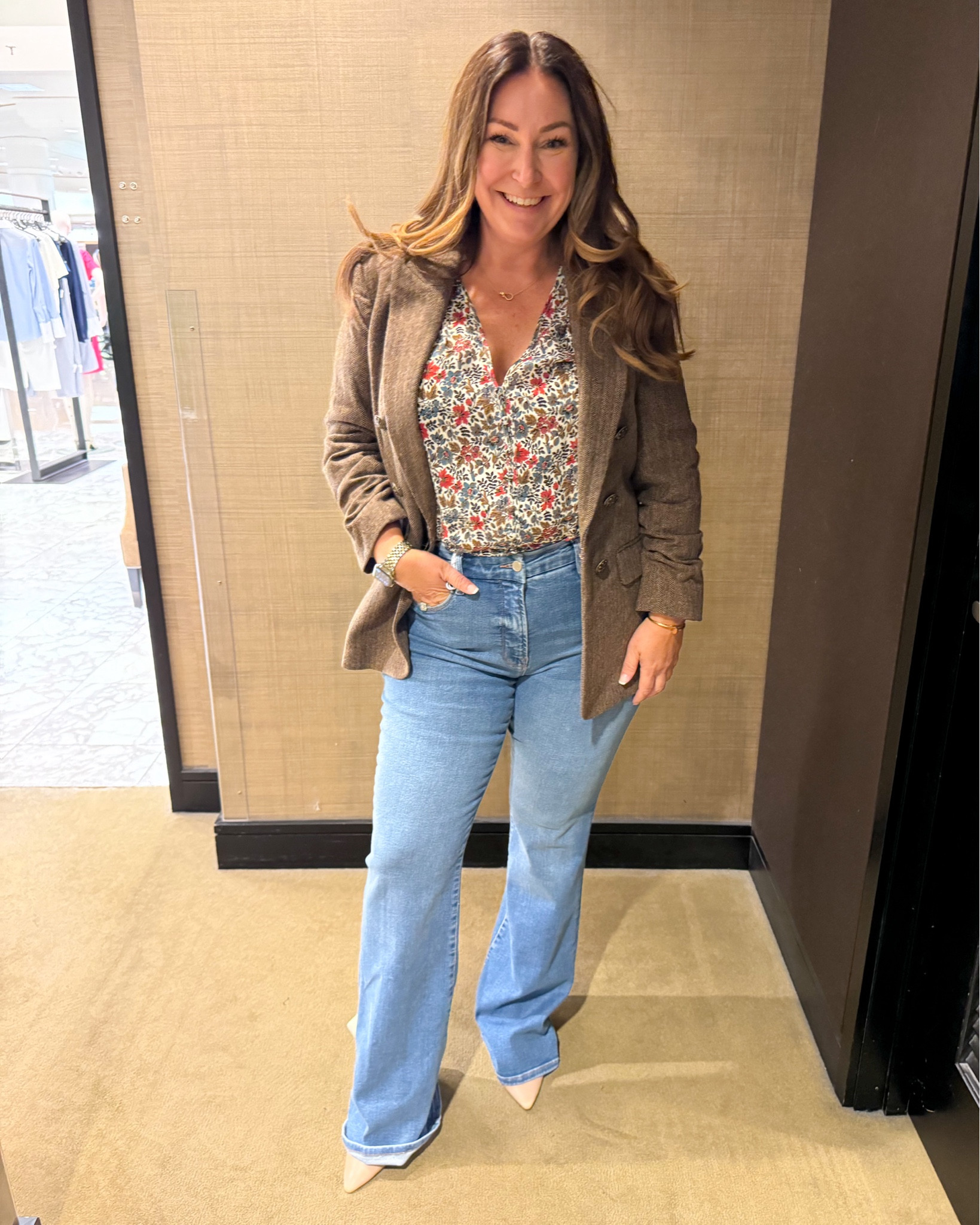 NSALE 2024 Perfect casual outfit staples for fall that can be dressed up or down.

Summer casual, midsize outfit, flare jeans, floral top, Blazer, midsize fashion, Nordstrom anniversary, TheRecruitermom

#LTKSummerSales #LTKSaleAlert #LTKxNSale