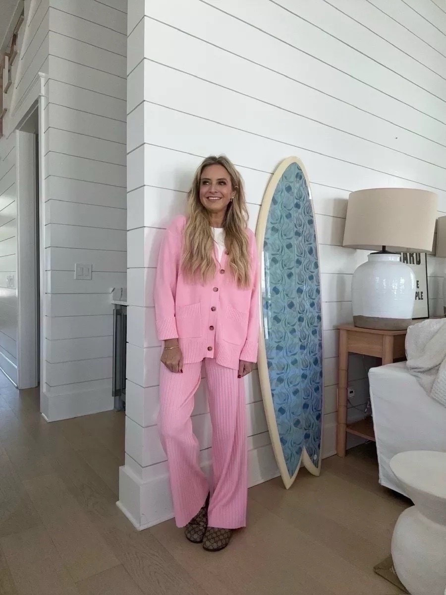 This pink set is giving travel and cozy vibes. Wearing small.

Follow my LTK @thefancyashley on the @shop.LTK app to view this post and get my exclusive app-only content!

#LTKootd #LTKSeasonal